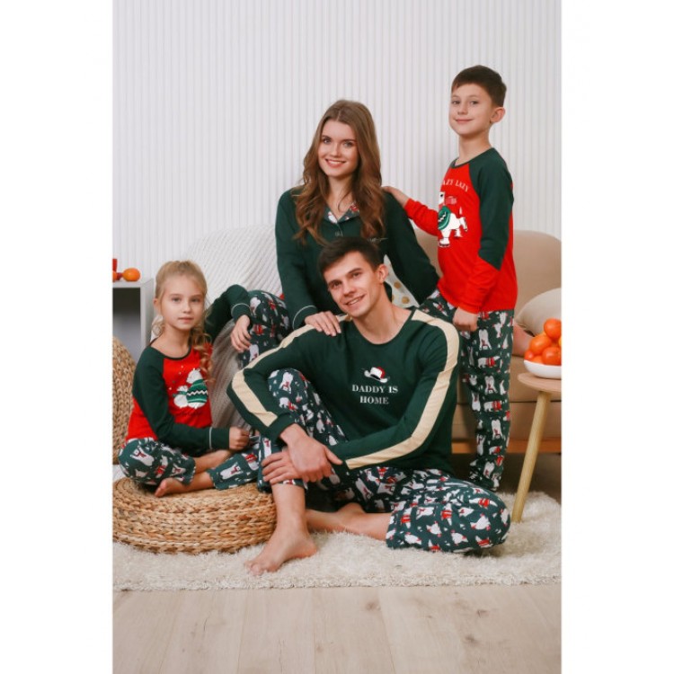 Женская новогодняя пижама с брюками и футболкой "Медведи на зеленом".  Пижама Новый Год 2022. 