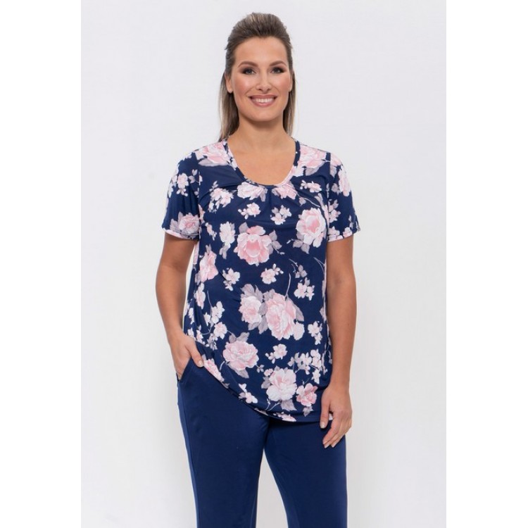 Женский костюм из вискозы с брюками 777-blue/pink flowers, Cleo Женский костюм из вискозы с брюками 777-blue/pink flowers, Cleo