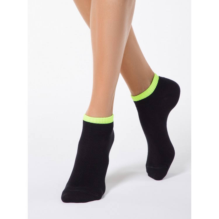Укороченные спортивные женские носки 7С-34СП 068 Classic-black/light green, Conte