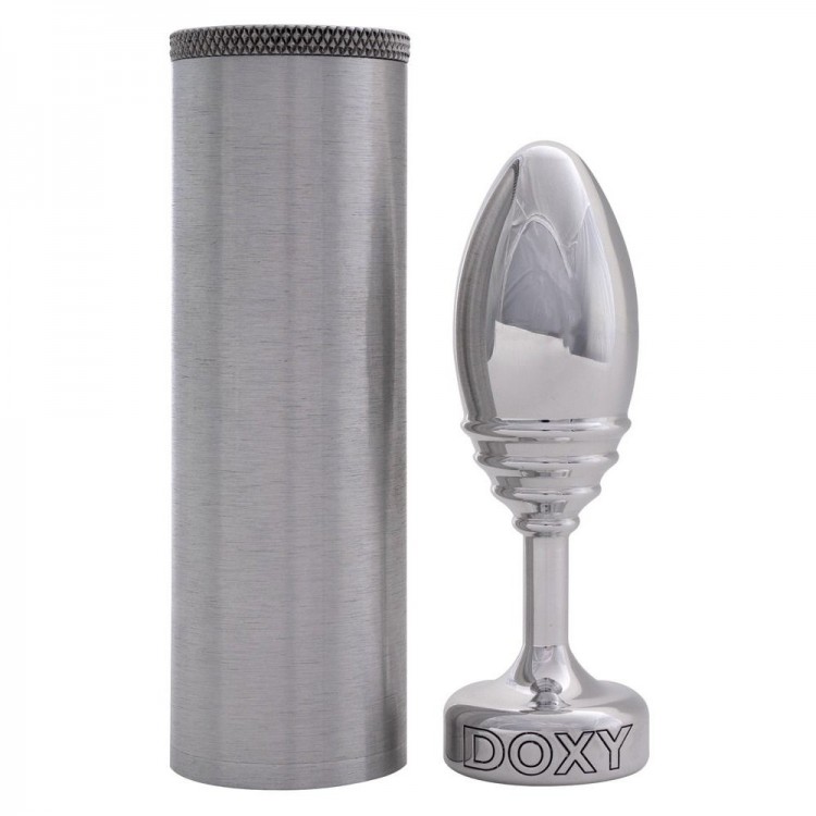 Серебристая анальная втулка Doxy Ribbed Butt Plug - 10,5 см.