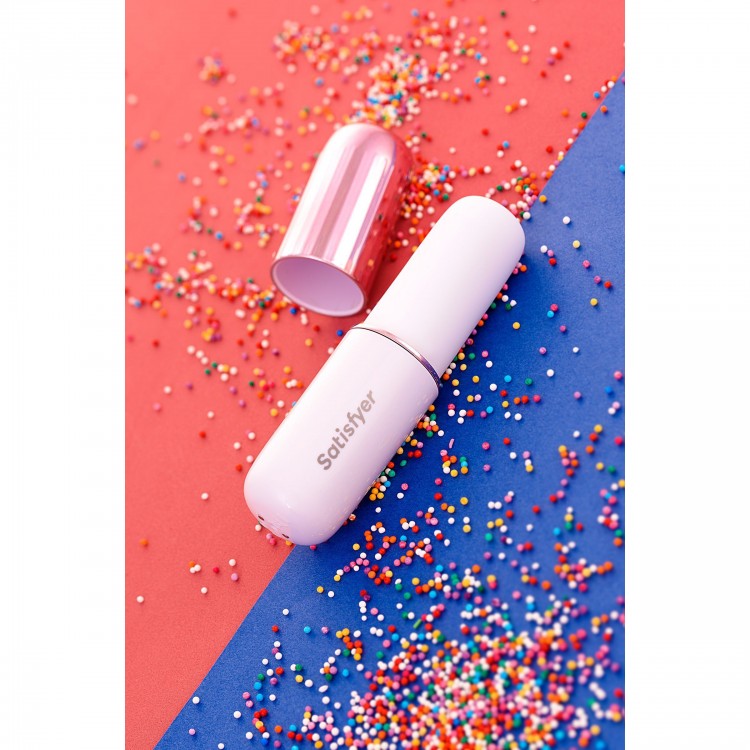 Бело-золотистая перезаряжаемая вибропулька Satisfyer Secret Affair