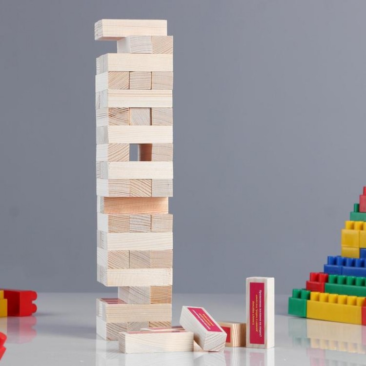 Падающая башня Правда или действие